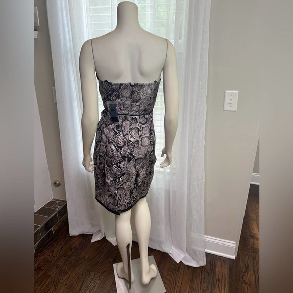 21-BCBG MAXAZRIA, python print dress   size 10 - Picture 9 of 10